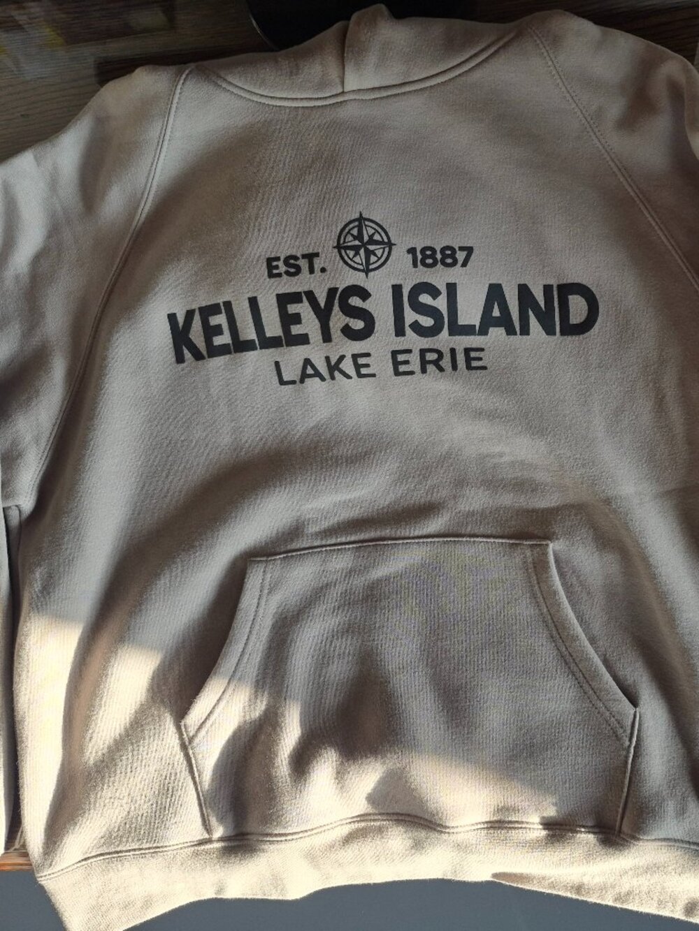 Kelleys Island  Tan Womens Pullover Hoodie size Large